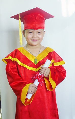 Áo tốt nghiệp tiểu học Gía Rẽ